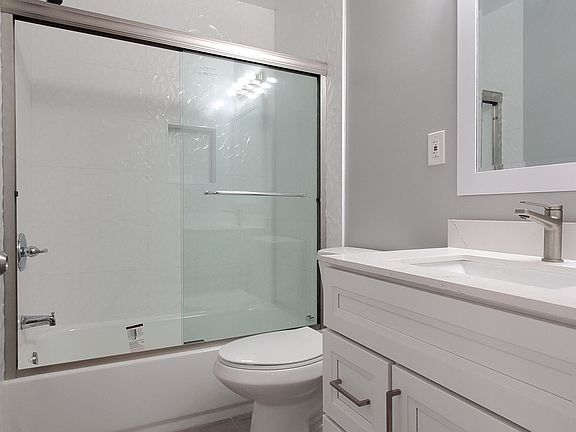 5th image of 3756-3762 Poinciana Dr #3756-3