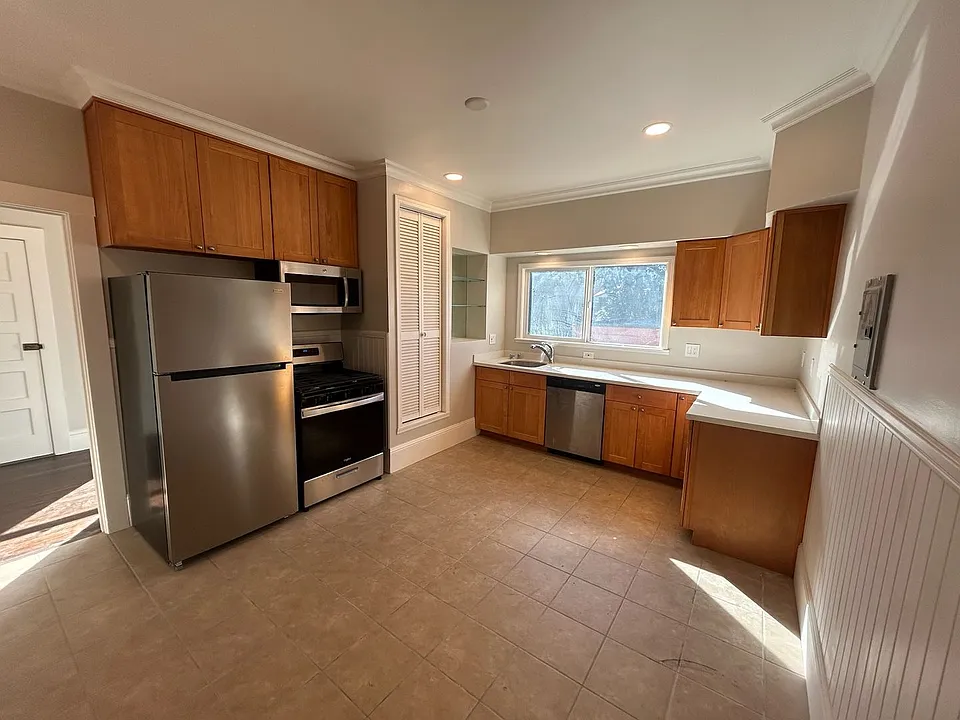 1005 Burlingame