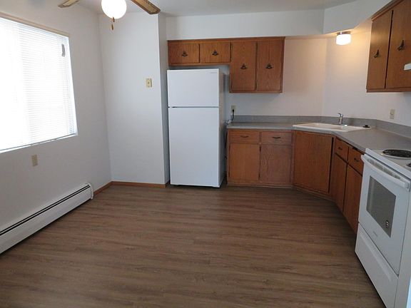 2nd image of 713 Saint Sylvester Dr APT 4