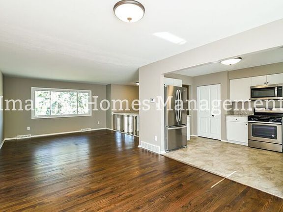5th image of 9421 Fairfield Dr