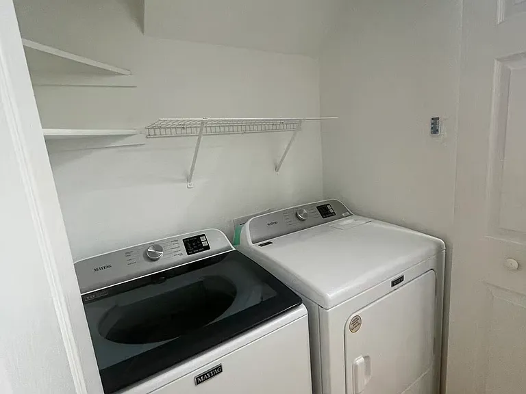 332 W Harwood Rd #B — Photo 12