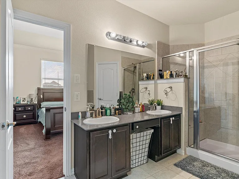 7911 Wood Hollow Dr — Photo 9