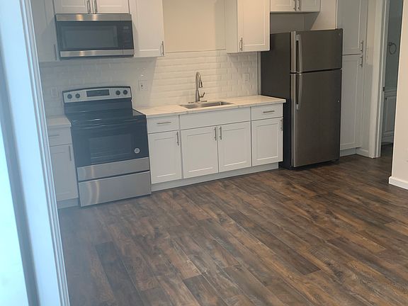 4th image of 4377 Parks Ave #2