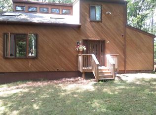 335 Hyland Dr, East Stroudsburg, PA