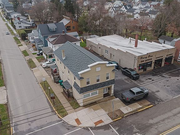 2nd image of 1302 Philadelphia St