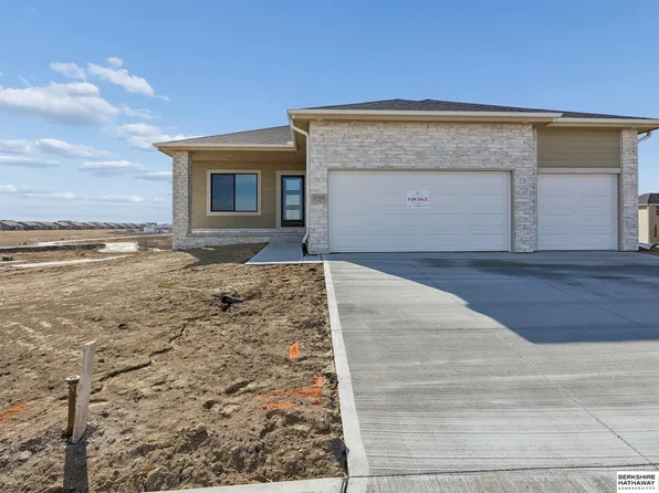 21409 Y St, Elkhorn, NE 68022