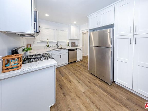 4th image of 354 1/2 S Benton Way