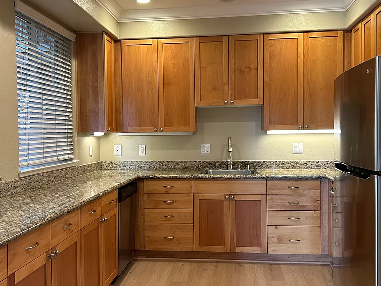 2330 University Ave #290 — Photo 5