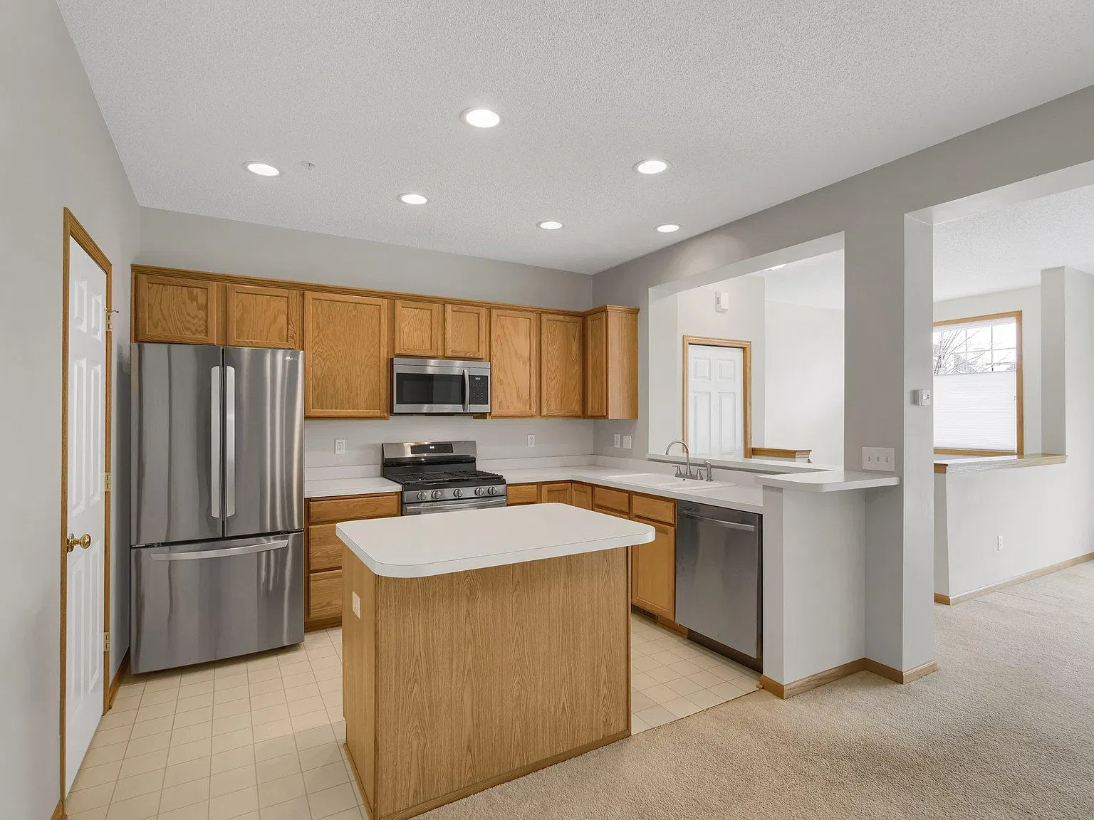 2 bed, 1.5 bath, 1500 sqft, $1,995 — Photo 4