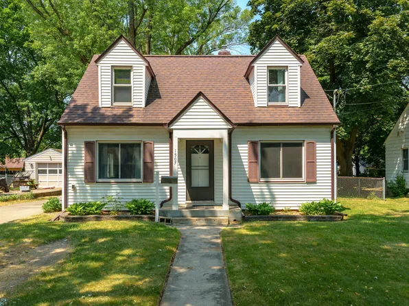 1507 Upland Dr, Kalamazoo, MI 49048