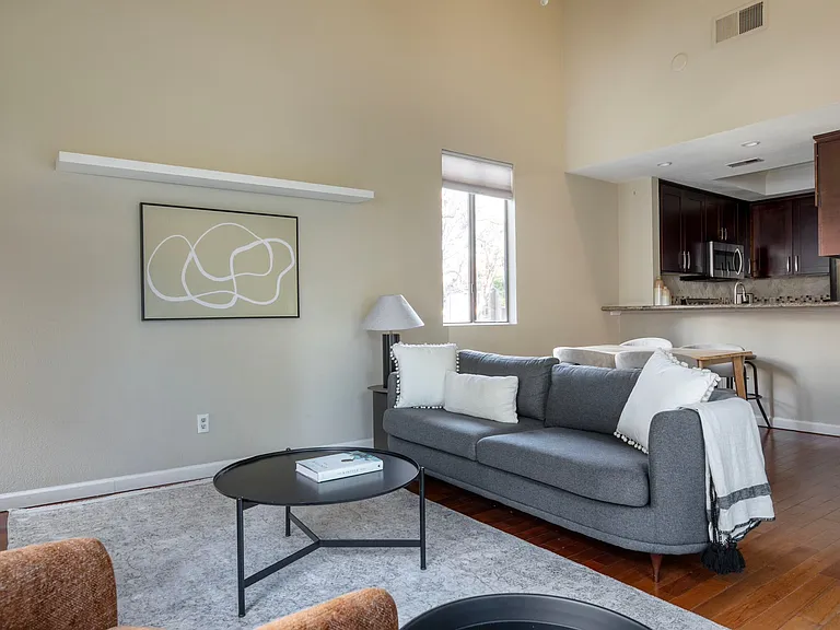 2202 River Run Dr — Photo 2