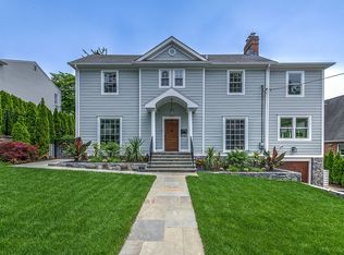 25 Wilson Dr, New Rochelle, NY 10801