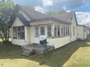 407 N State St, Christopher, IL 62822