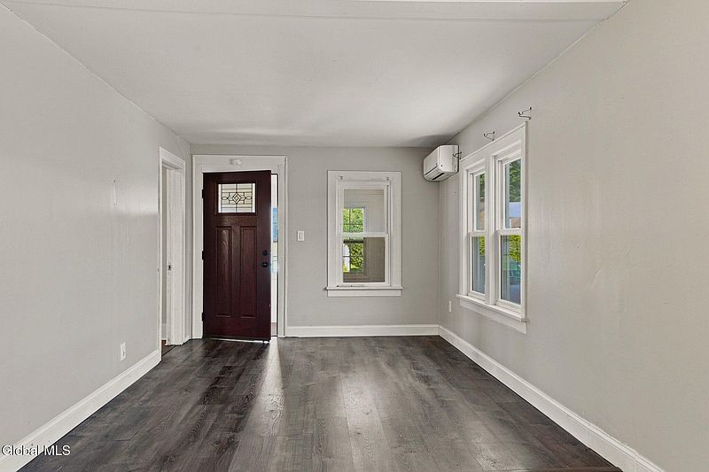 4th image of 4 Homestead Avenue