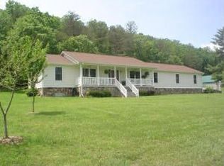 3730 Bradshaw Rd, Salem, VA 24153