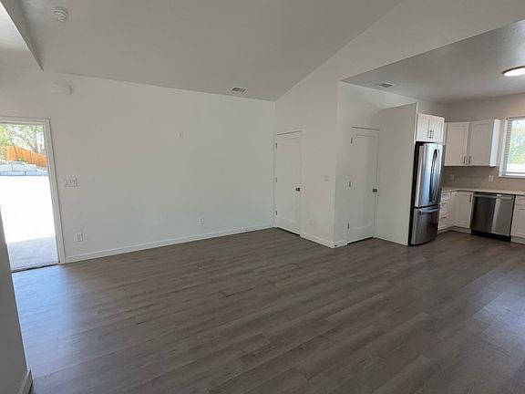 3rd image of 141 Buena Vista Dr