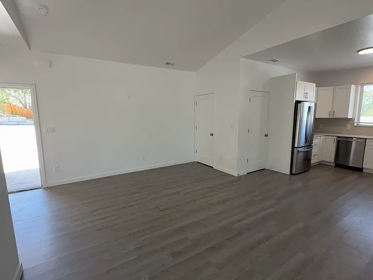 141 Buena Vista Dr — Photo 3
