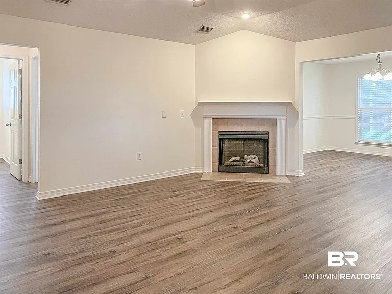 16648 Vanilla Dr — Photo 3