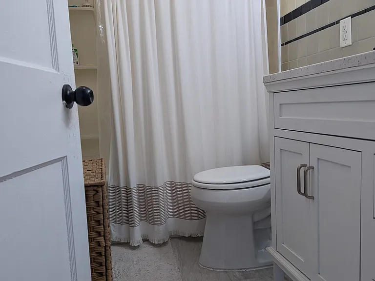 1798 Duss Ave #2 — Photo 1
