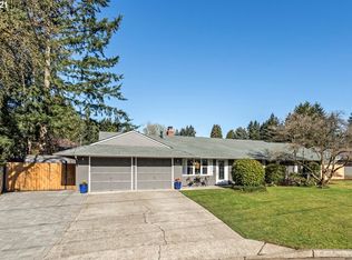 5978 Fernbrook Cir, Lake Oswego, OR 97035