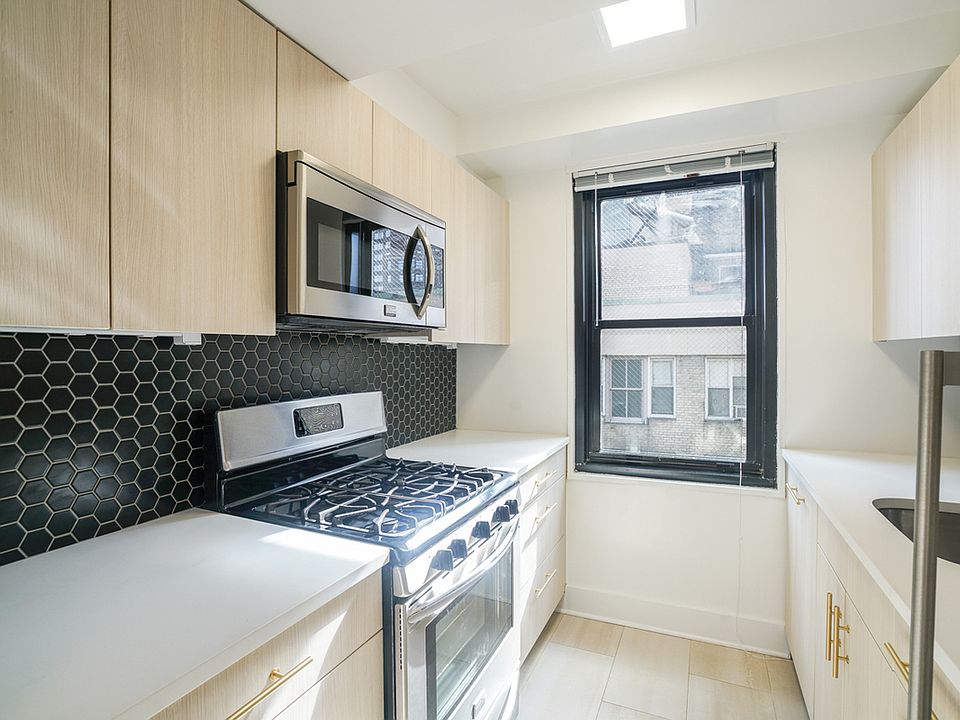 1st image of 315 W 57th St APT 18F