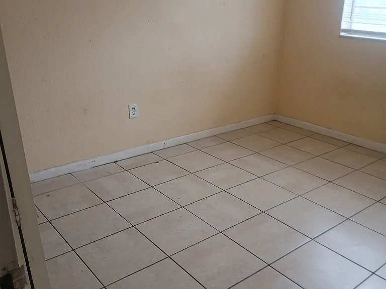 5100 SW 41st St #202 — Photo 5