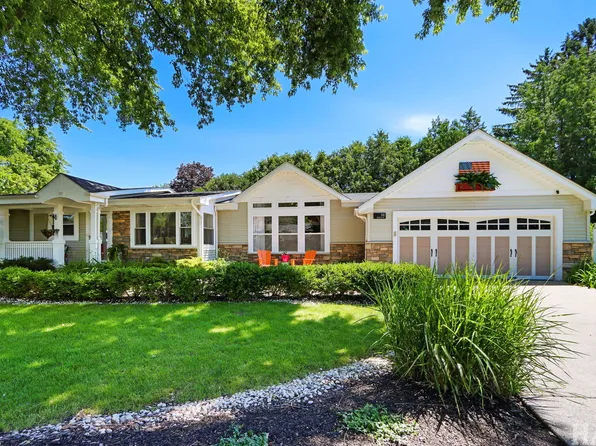 597 Dublin Dr, Mundelein, IL 60060