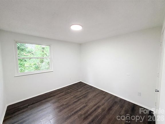 4th image of 8435 Othello Pl