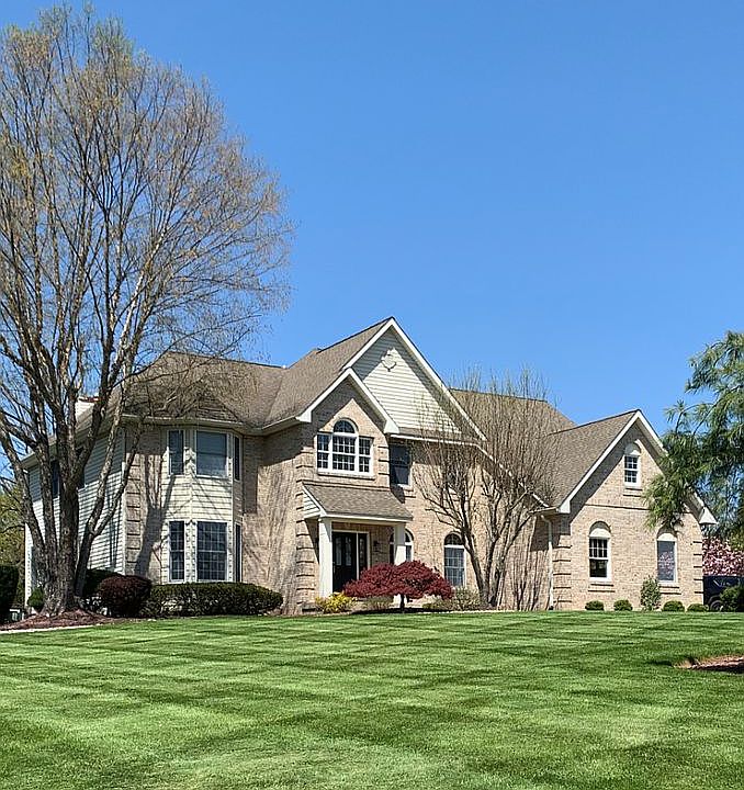 1st image of 437 Golden Gate Dr