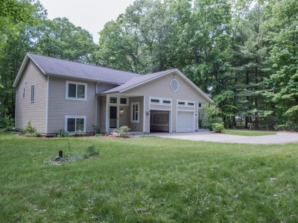 18743 144th Ave #18743, Spring Lake, MI 49456