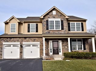 96 Oak Creek Dr, Royersford, PA 19468