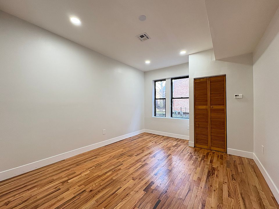 2nd image of 162 Bergen Ave APT 2D