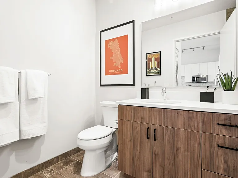 Logan Apartments — Photo 31