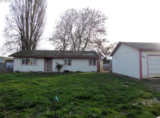 983 S Linden St, Cornelius, OR 97113