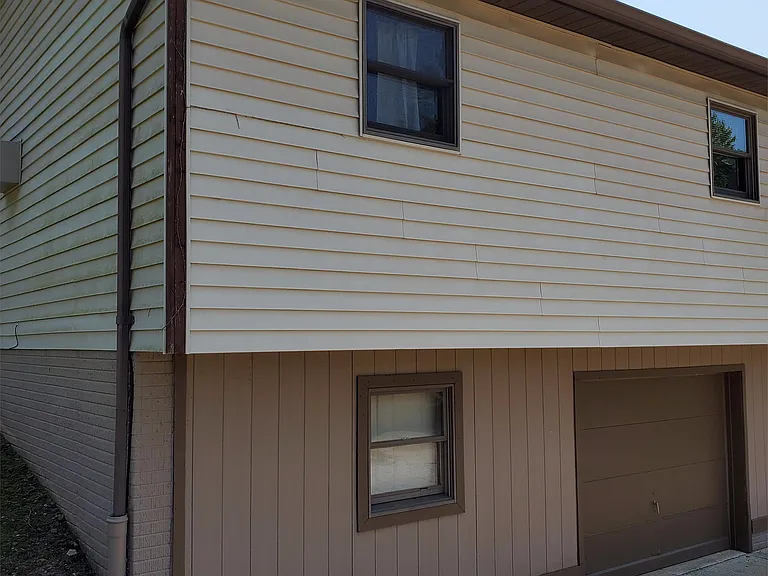 649 Bob White Ln — Photo 2