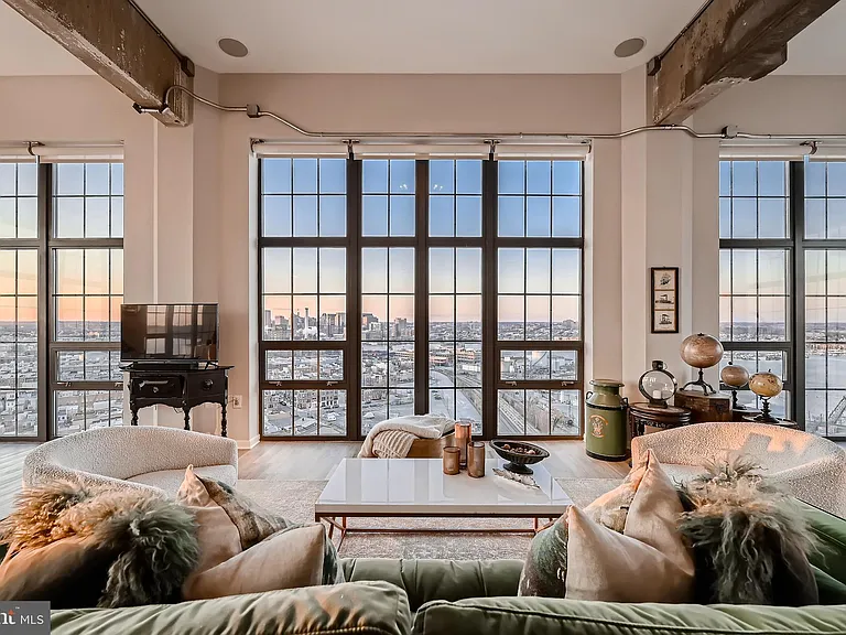1200 Steuart St #1611 — Photo 3