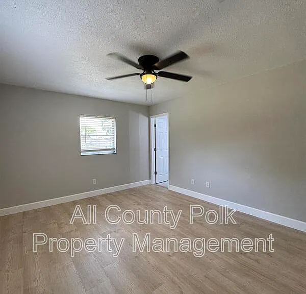 2255 E Helen Cir — Photo 15