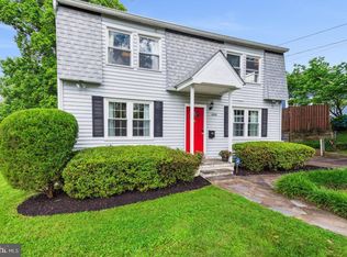 6908 Barrett Rd, Falls Church, VA 22042