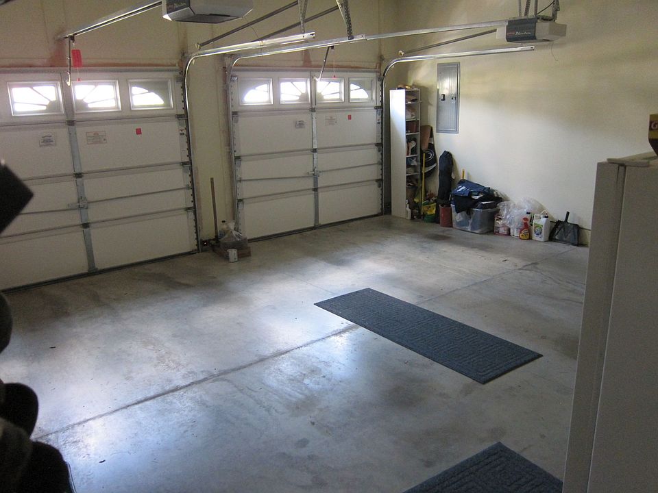 Large 2-Car Garage w/Openers