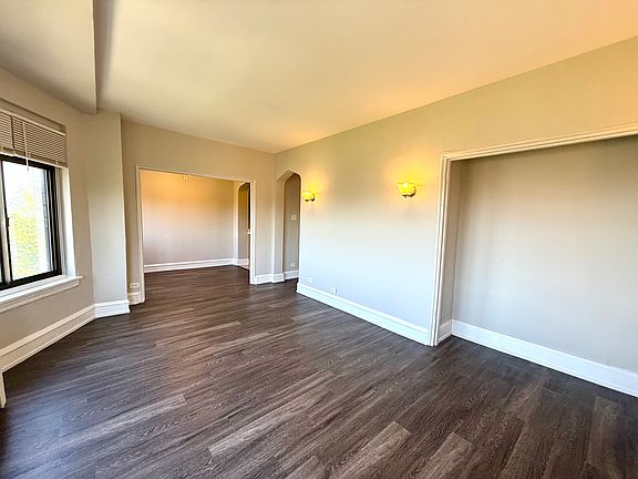2nd image of 1033 W Loyola Ave APT 701