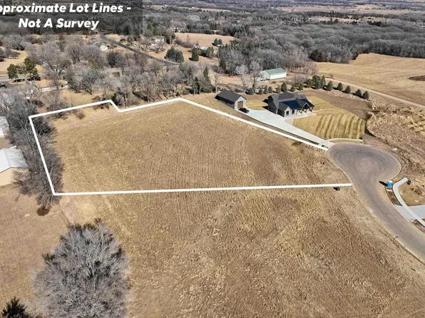 1005 N Foxtail Cir, Sioux Falls, SD 57110