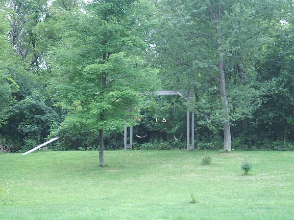 3rd image of 1913 Riverview Ln #A