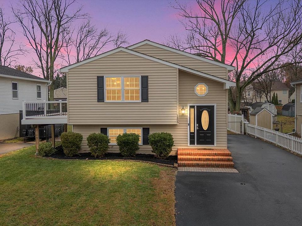1st image of 1609 Annapolis Dr