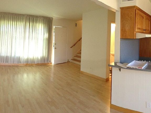 3rd image of 1531 Marina Ct
