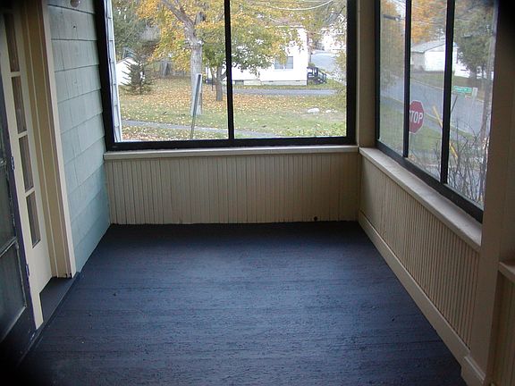 5th image of 105 Annetta St
