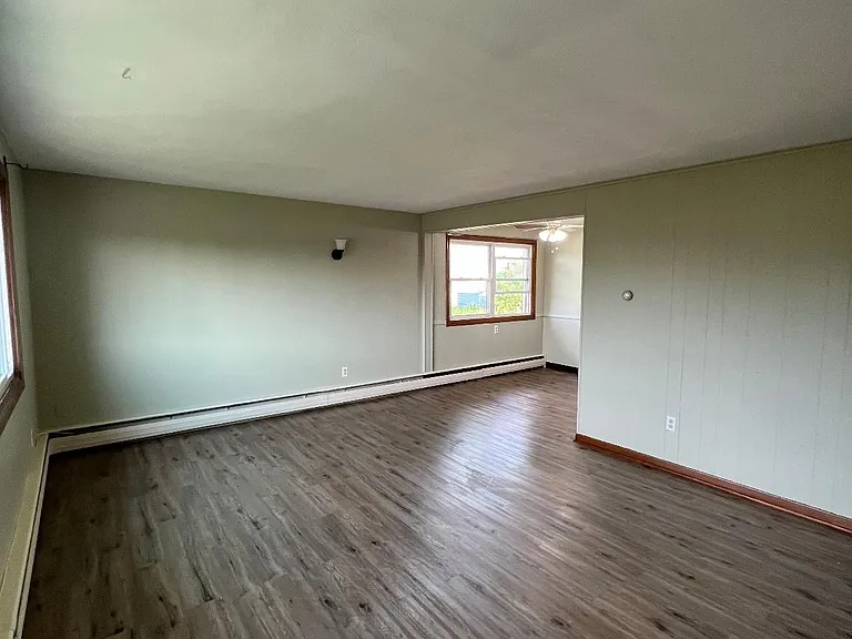 1015 Wehrle Dr #UP — Photo 3
