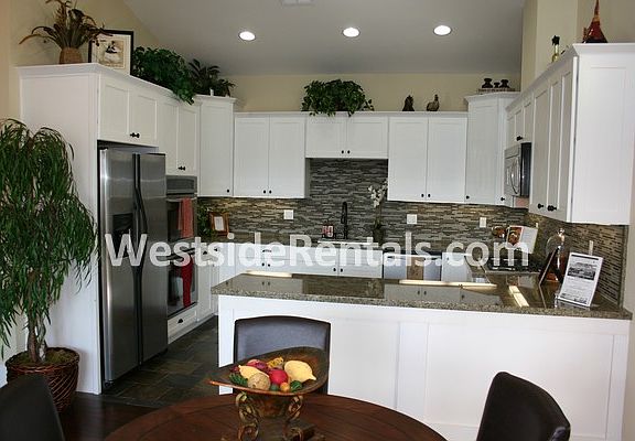 5th image of 812 N Irena Ave