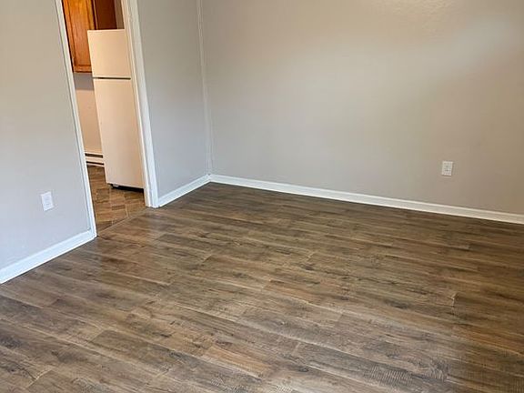 5th image of 47 Carver Cir