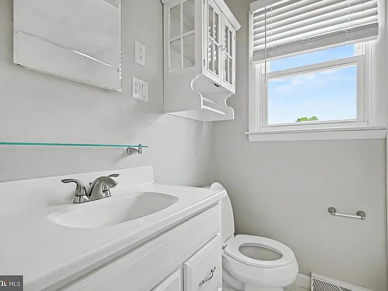 749 S Matlack St — Photo 15