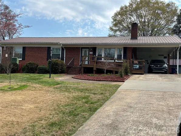 503 9th Ave SW, Conover, NC 28613